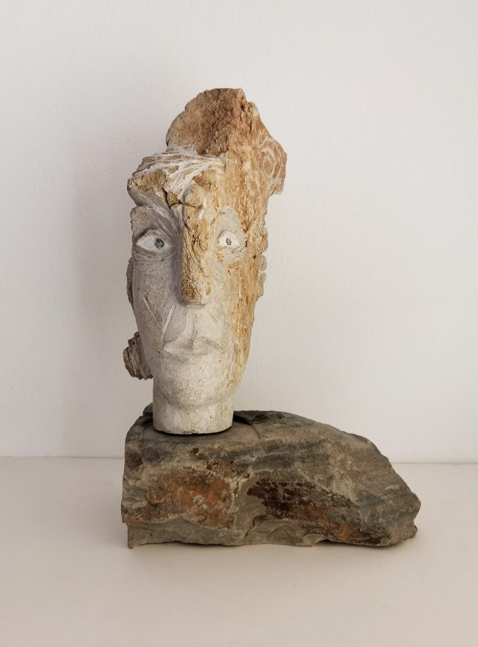 Carlos Ferreira - Esfinge, Escultura em calcário