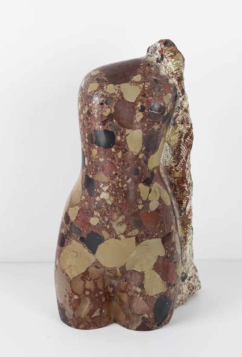 António Nogueira-s título-escultura em mármore-18x32 cm